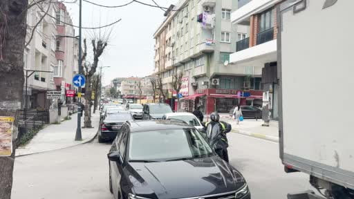 İstanbul’da hissedilen bir deprem meydana geldi. Kandilli Rasathanesi verilerine göre, merkez üssü...