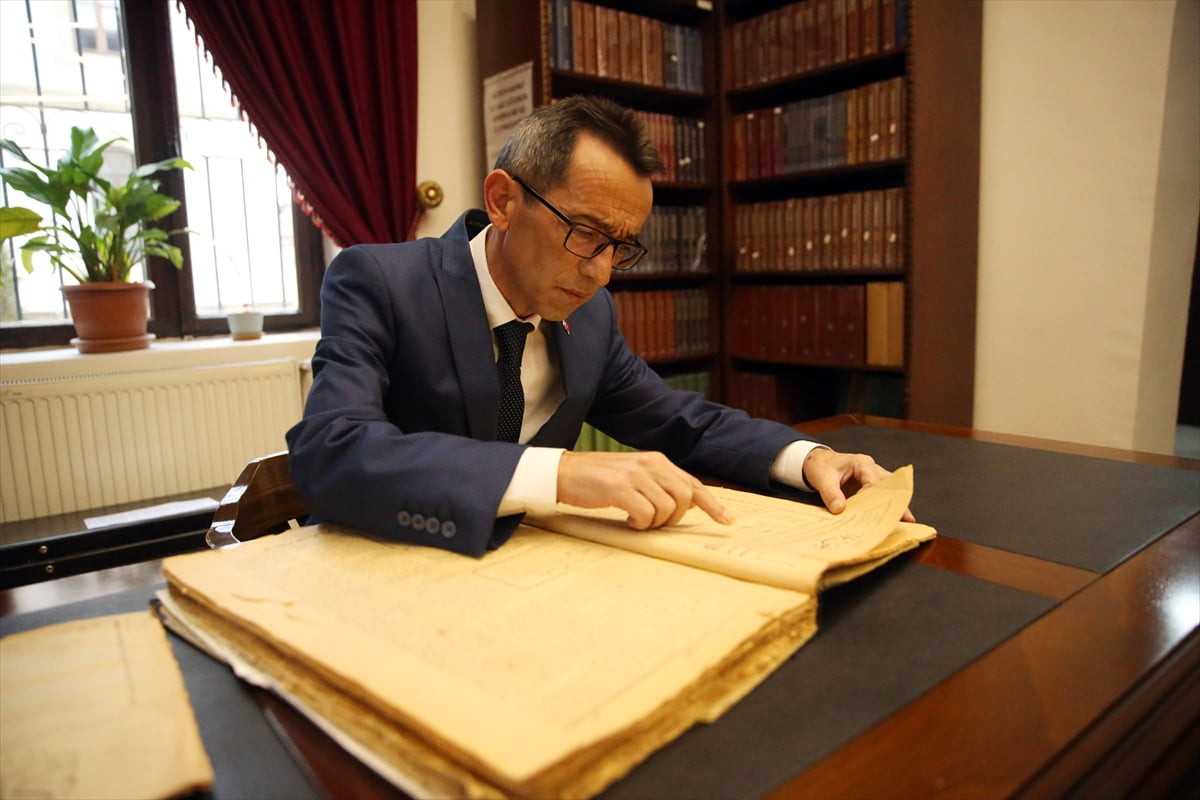 İstiklal Marşı'nın, 12 Mart 1921'deki kabulünden önce 17 Şubat 1921'de yayımlandığı Sebilürreşad...