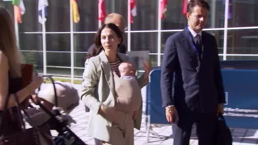 İsveç İklim ve Çevre Bakanı Romina Pourmokhtari, Lüksemburg'da düzenlenen Avrupa Birliği (AB)...