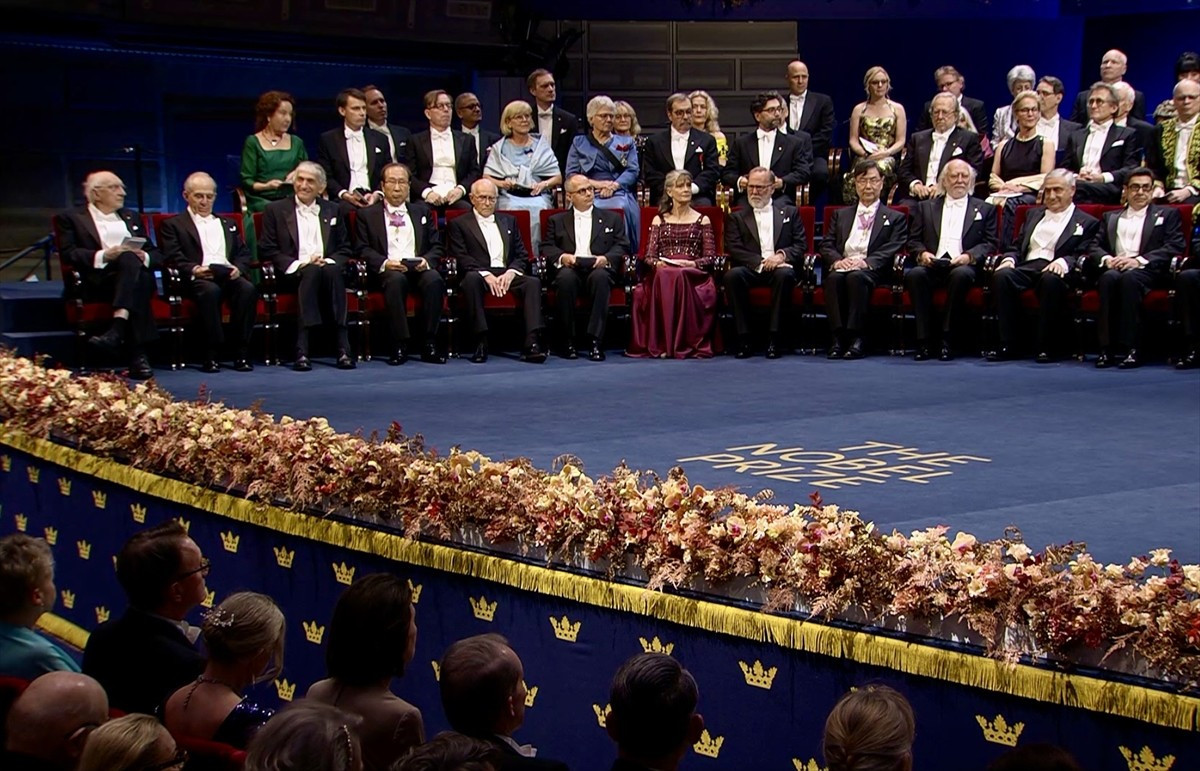 İsveç'in başkenti Stockholm'deki Konser Evi'nde (Konsert Huset) 2025 fizik, tıp, kimya, edebiyat...