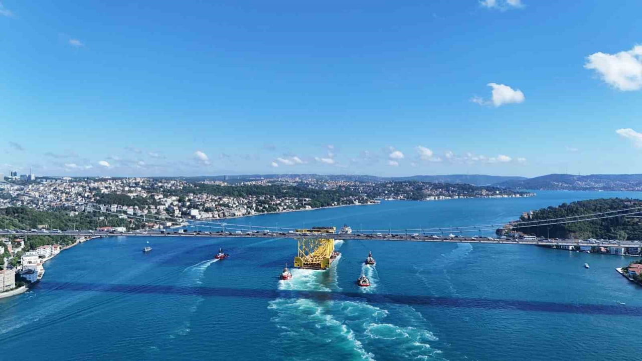 İTALYA'DAN ROMANYA'YA GİDEN VE LİBERYA BAYRAKLI AÇIK DENİZ RÖMORKÖRÜ "PACIFIC DUCHESS" TARAFINDAN...