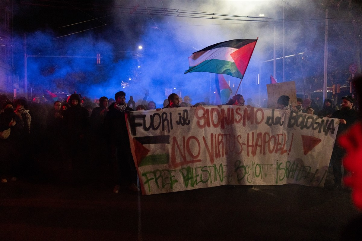 İtalya'nın Bologna kentinde, Basketbol Avrupa Ligi'nin (Euroleague) 15'inci haftasındaki Virtus...