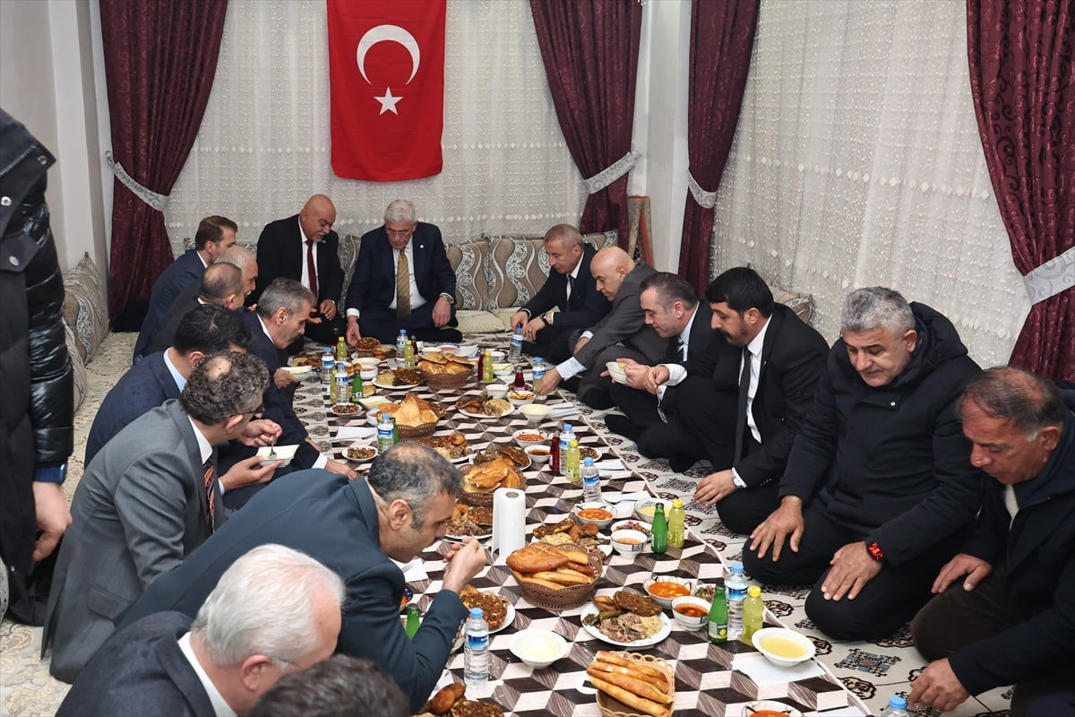 İYİ Parti Genel Başkanı Müsavat Dervişoğlu, Şırnak'ta terörle mücadele sırasında ailesinden çok...