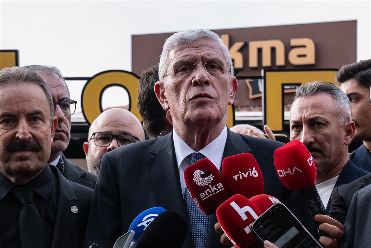 İYİ Parti Genel Başkanı Müsavat Dervişoğlu, Türkiye Cumhuriyeti'nin kurucusu Büyük Önder Gazi...