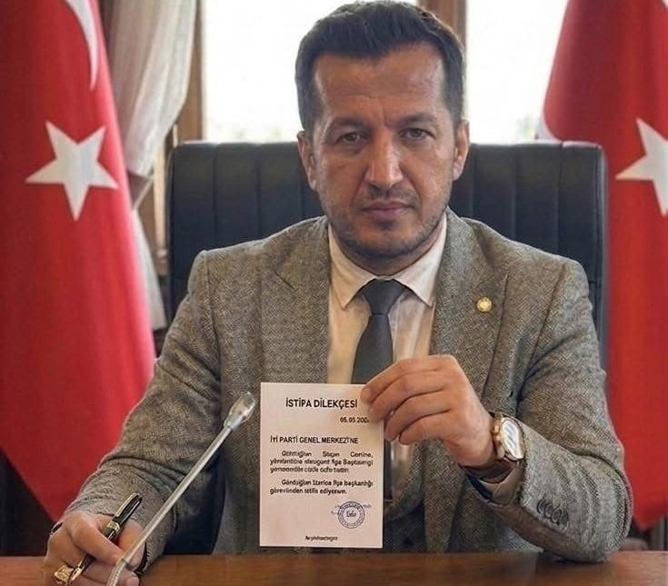 İYİ PARTİ TURGUTLU İLÇE BAŞKANI ÖZGÜR SEYHAN, PARTİ İÇİNDE YAŞANAN GELİŞMELER VE TEŞKİLATLARA...