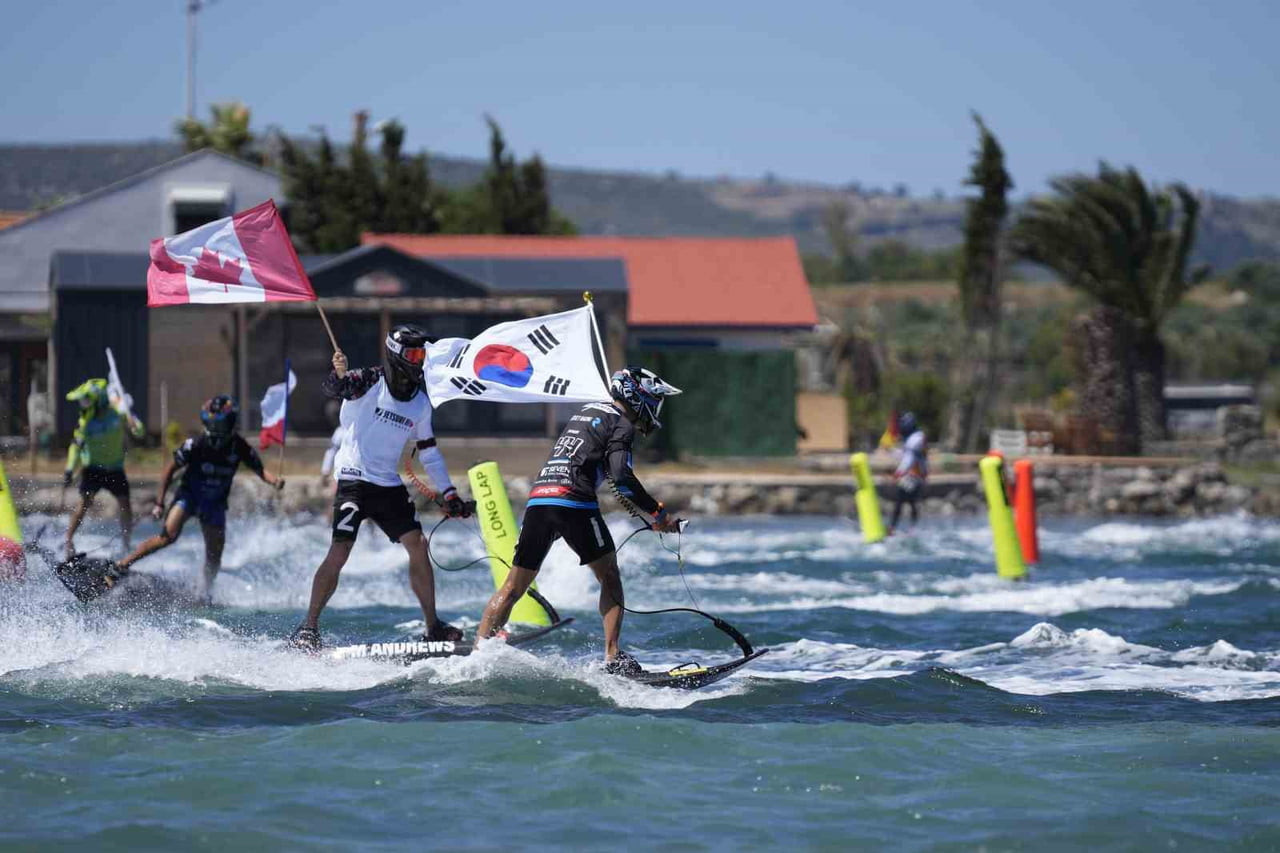 İZELTAŞ DÜNYA MOTOSURF ŞAMPİYONASI’NA TÜRKİYE BU YIL İKİNCİ KEZ EV SAHİPLİĞİ YAPARKEN, TURNUVANIN...