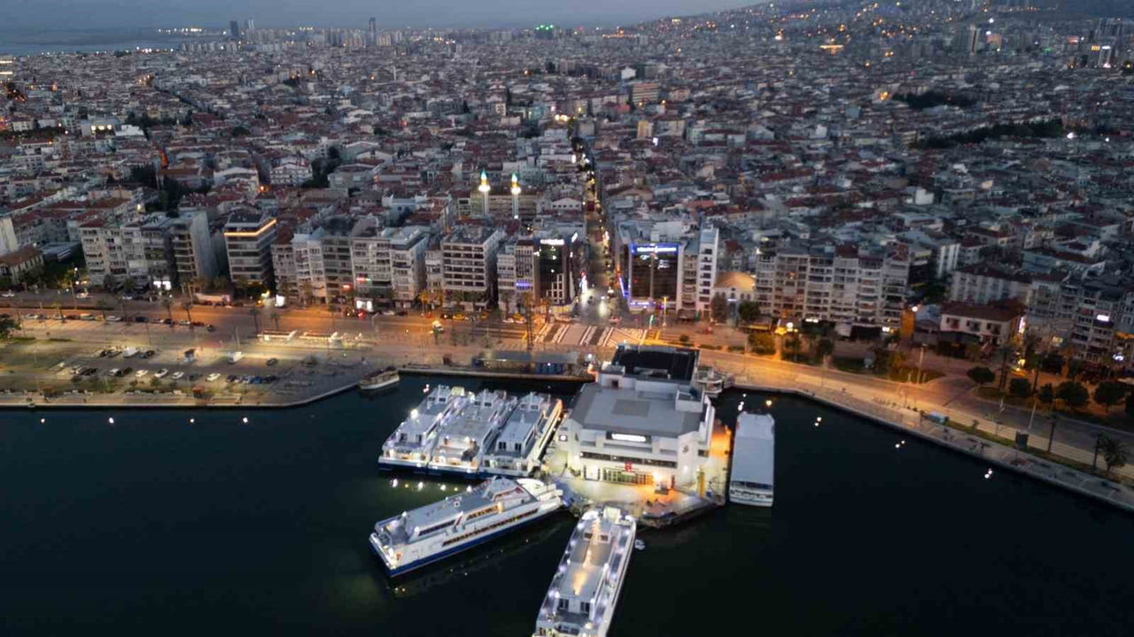 İZMİR BÜYÜKŞEHİR BELEDİYESİ, KARŞIYAKA VAPUR İSKELESİ İLE ÇARŞI ARASINDAKİ YAYA TRAFİĞİNİ...