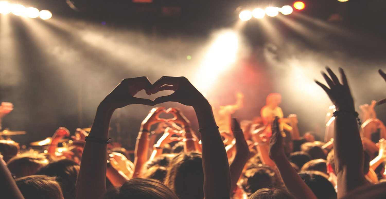 İzmir Büyükşehir Belediyesi ücretsiz sinema, konser, tiyatro bileti