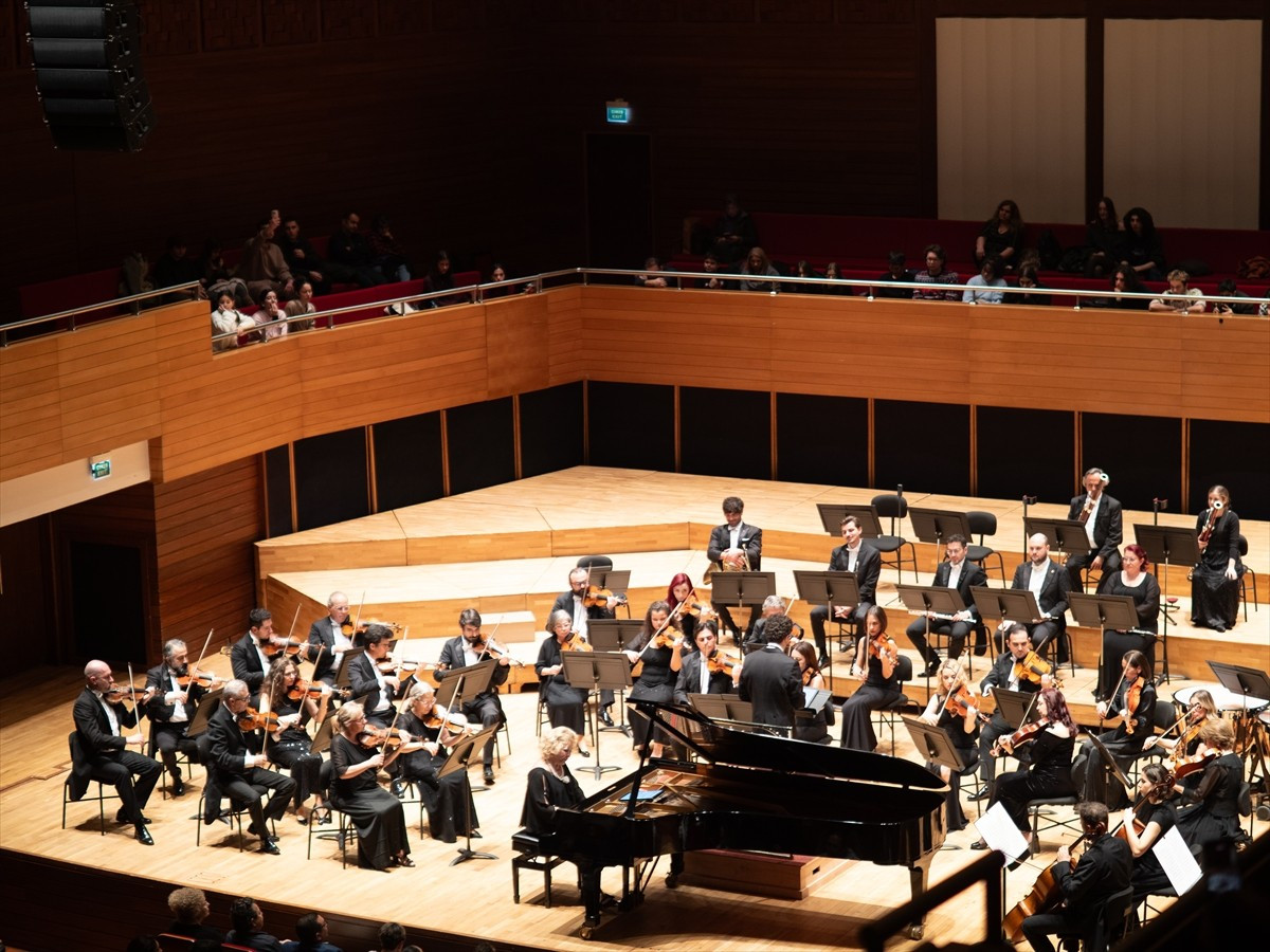 İzmir Devlet Senfoni Orkestrası, İkinci Cumhurbaşkanı "İsmet İnönü Anısına" özel konser...