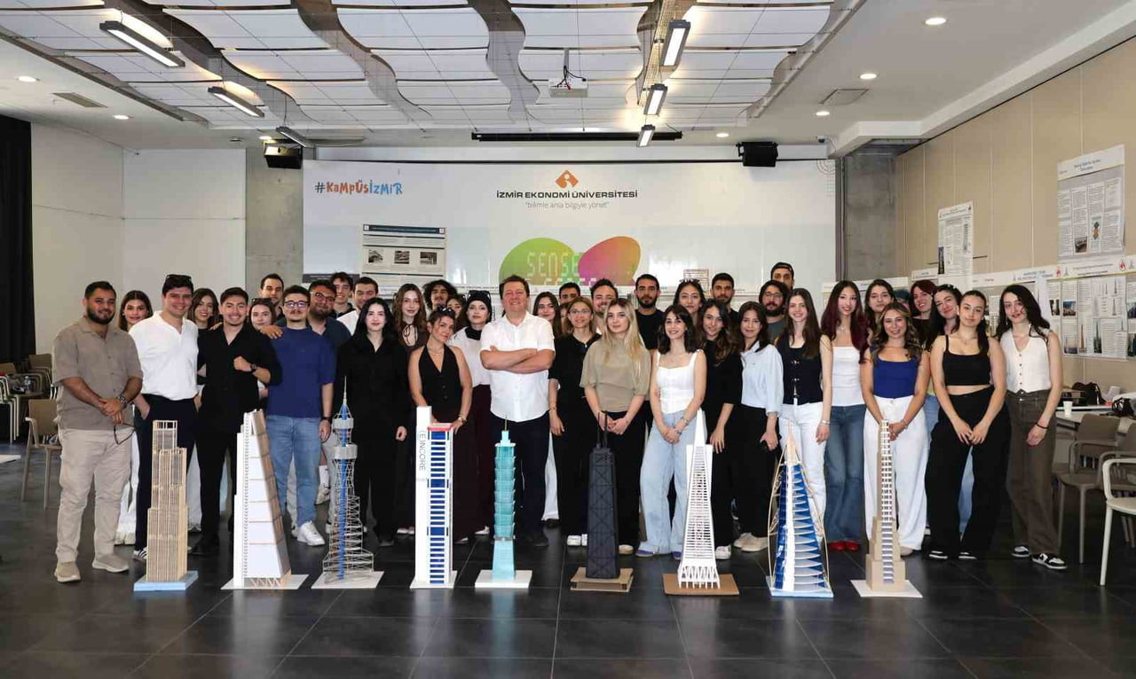 İZMİR EKONOMİ ÜNİVERSİTESİ (İEÜ) İNŞAAT MÜHENDİSLİĞİ VE MİMARLIK BÖLÜMÜ ÖĞRENCİLERİ, DÜNYACA ÜNLÜ...