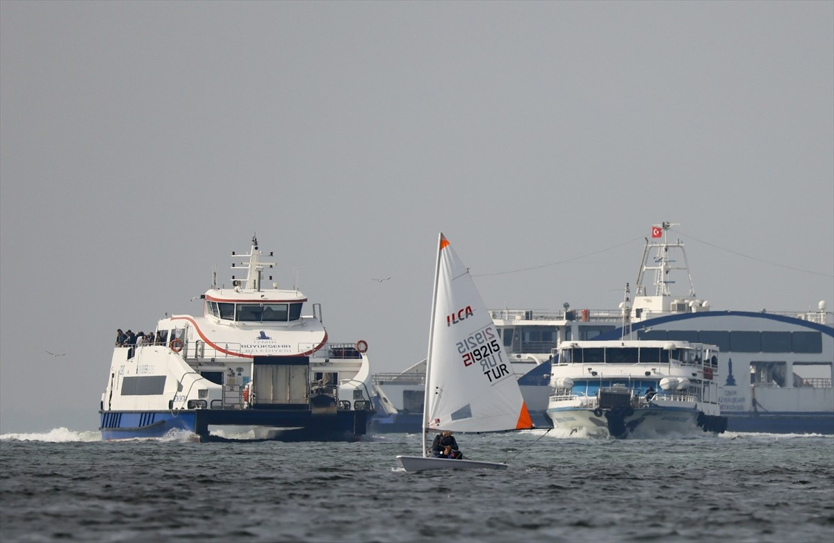 İzmir Gençlik ve Spor İl Müdürlüğü tarafından düzenlenen 29 Ekim Cumhuriyet Kupası Yelken...