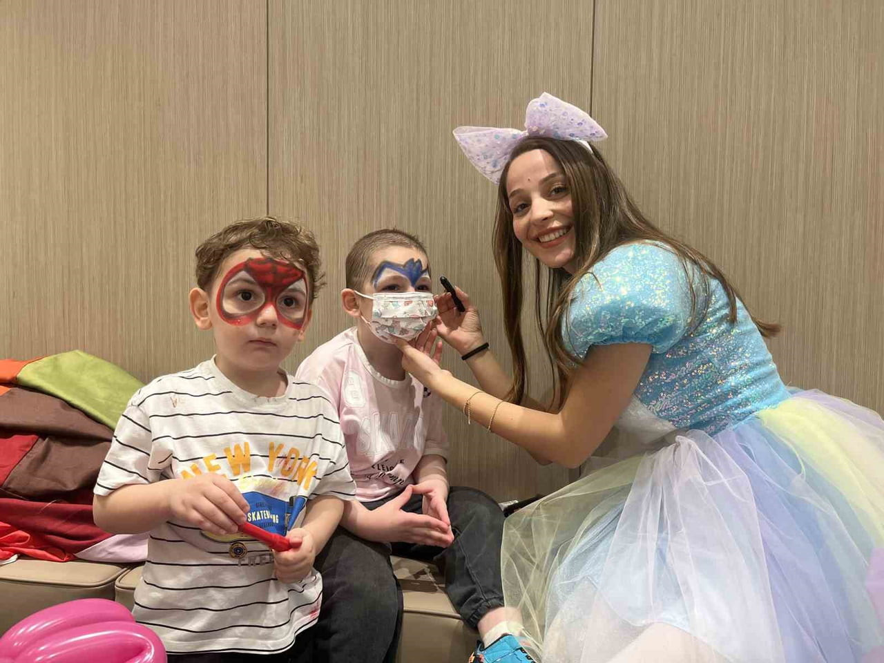 İZMİR'DE BEBEKLİK DÖNEMİNDE KANSER TANISI ALAN VE ZORLU TEDAVİ SÜRECİNİ TAMAMLAYARAK SAĞLIKLA...