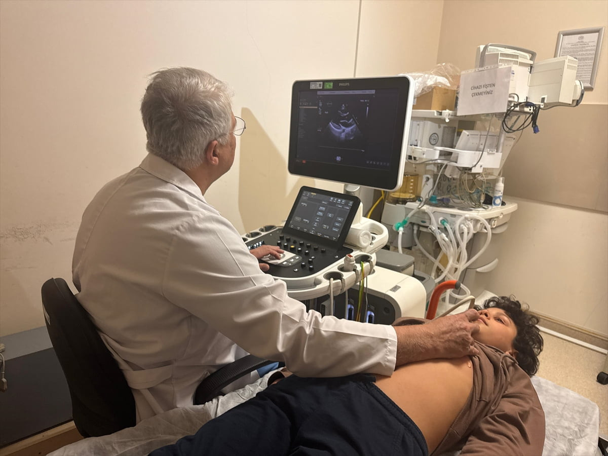 İzmir'de kalp yetmezliği nedeniyle sevdiği futbola ara vermek zorunda kalan 13 yaşındaki Bilal...