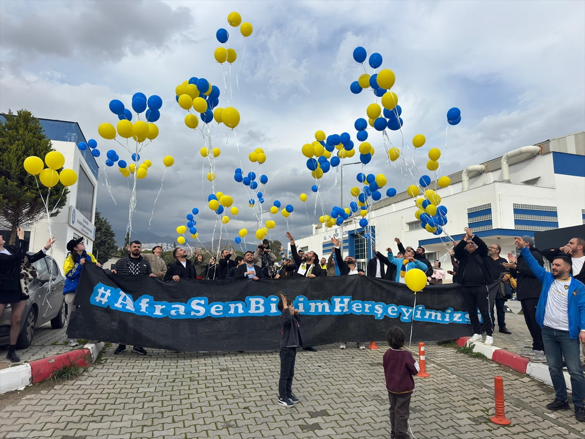 İzmir'de lösemi tedavisi süren ve önümüzdeki hafta kemik iliği nakli yapılacak olan 3 yaşındaki...