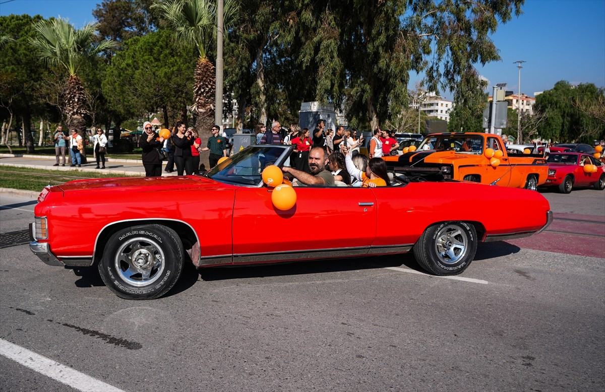 İzmir'de Lösemili Çocuklar Haftası kapsamında, lösemili çocukların tedavilerine yönelik...