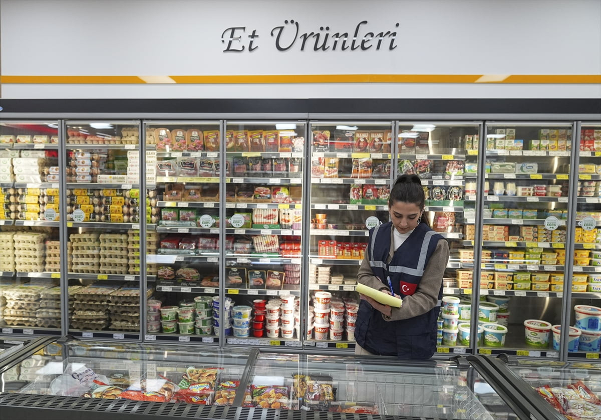 İzmir'de Tarım ve Orman İl Müdürlüğü ile Ticaret İl Müdürlüğü ekipleri ramazan ayı ve Ramazan...