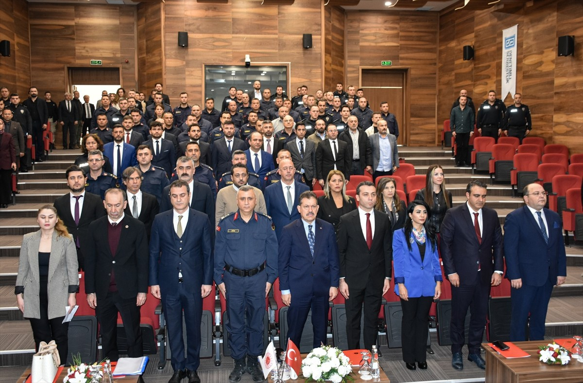 İzmir'de, uyuşturucuyla mücadelede soruşturma, denetimli serbestlik, tedavi ve farkındalık...