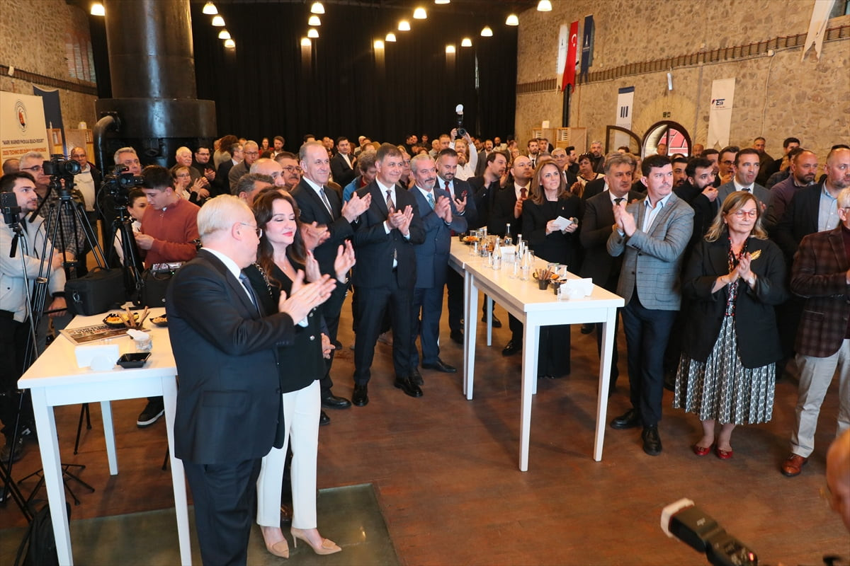 İzmir'in Foça ilçesinde 20 ülkeden yaklaşık 400 sporcunun katılımıyla 3-9 Nisan tarihlerinde...