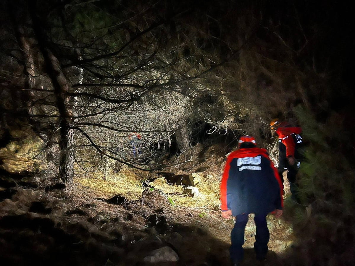 İzmir'in Karabağlar ilçesinde kaybolan 67 yaşındaki kadın, ekiplerin yaklaşık 4 saat süren...