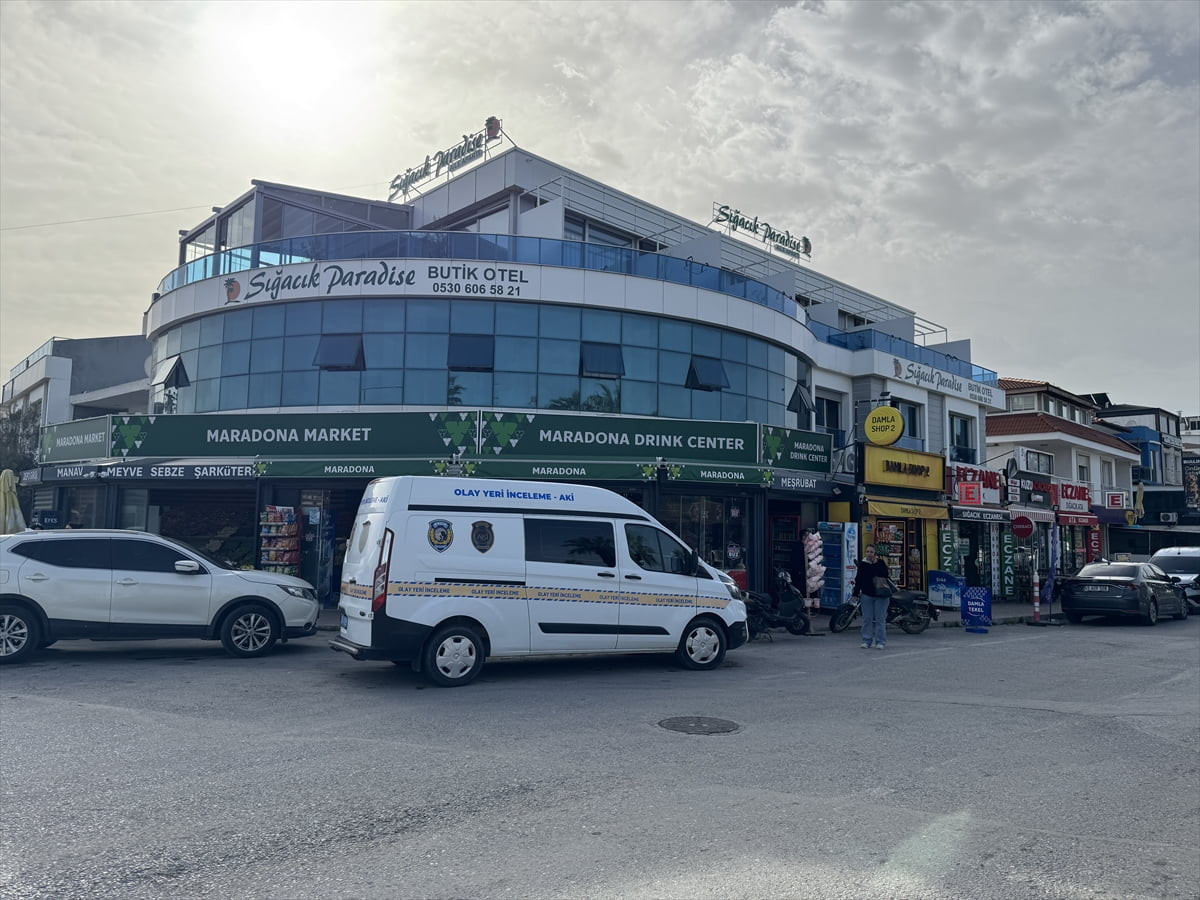 İzmir'in Seferihisar ilçesinde butik otelde çıkan yangında kadın yaşamını yitirdi, dumandan...