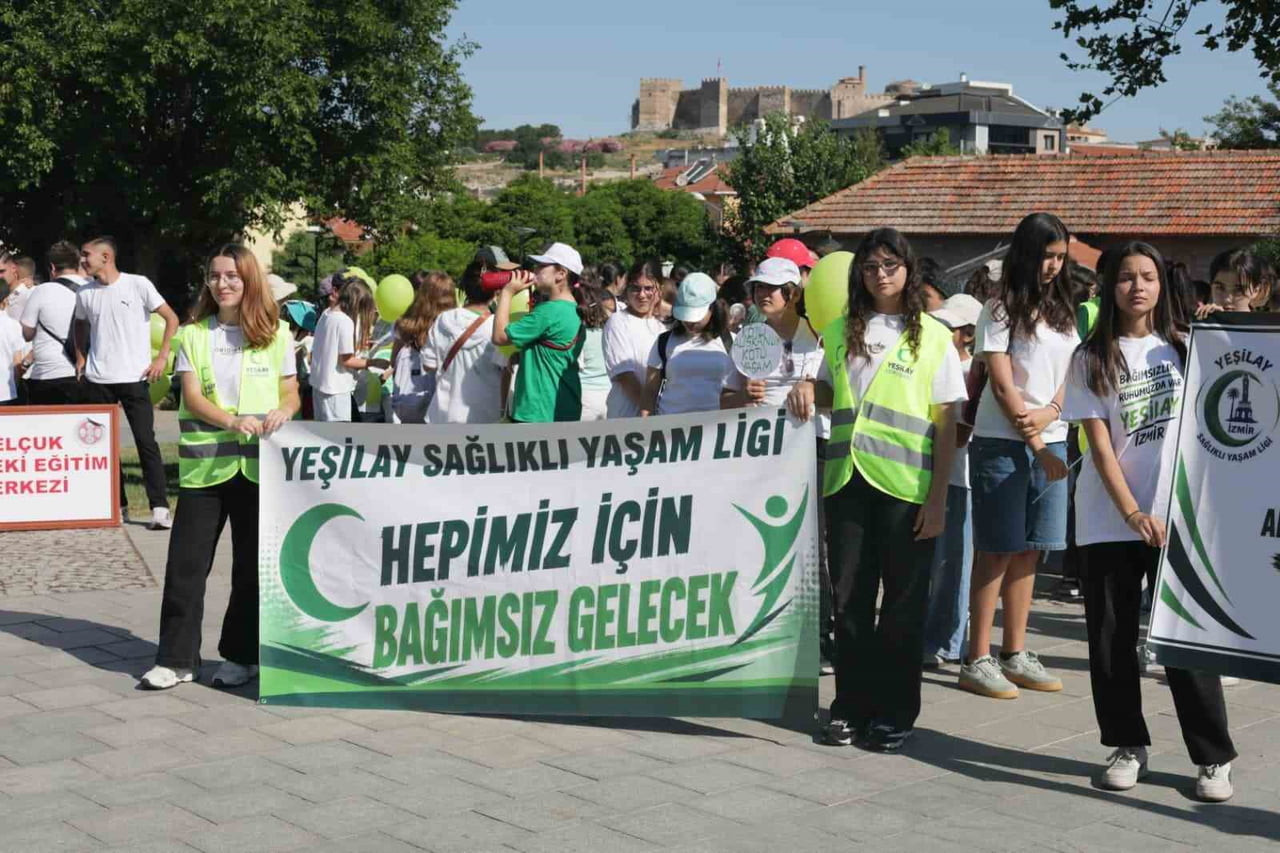 İZMİR'İN SELÇUK İLÇESİNDE, BAĞIMLILIKLA MÜCADELE ETMEK VE TOPLUMDA SAĞLIKLI YAŞAM BİLİNCİNİ...