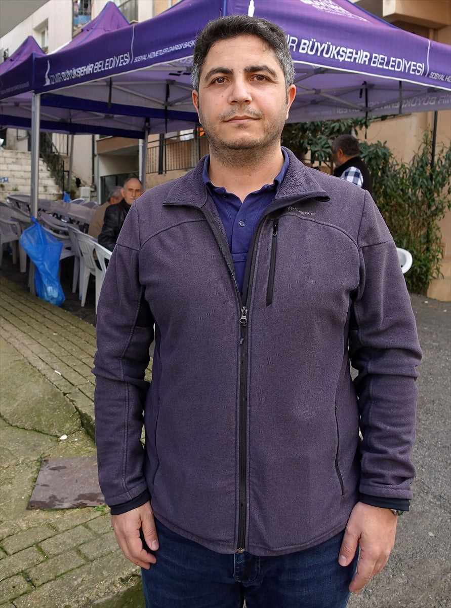 İzmir'in Torbalı ilçesinde önceki gün sağanak nedeniyle suyla dolan alt geçitte mahsur kaldığı...