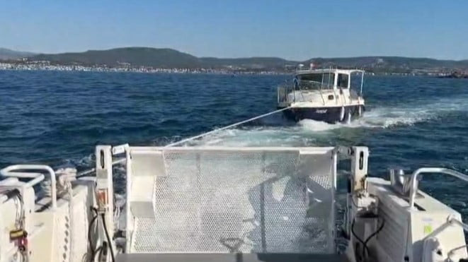 İZMİR'İN URLA VE DİKİLİ İLÇELERİ AÇIKLARINDA SAHİL GÜVENLİK EKİPLERİ TARAFINDAN PEŞ PEŞE...