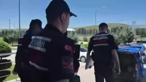 İzmir’den Aksaray’a uyuşturucu sevkiyatına jandarma darbesi: 3 tutuklama
