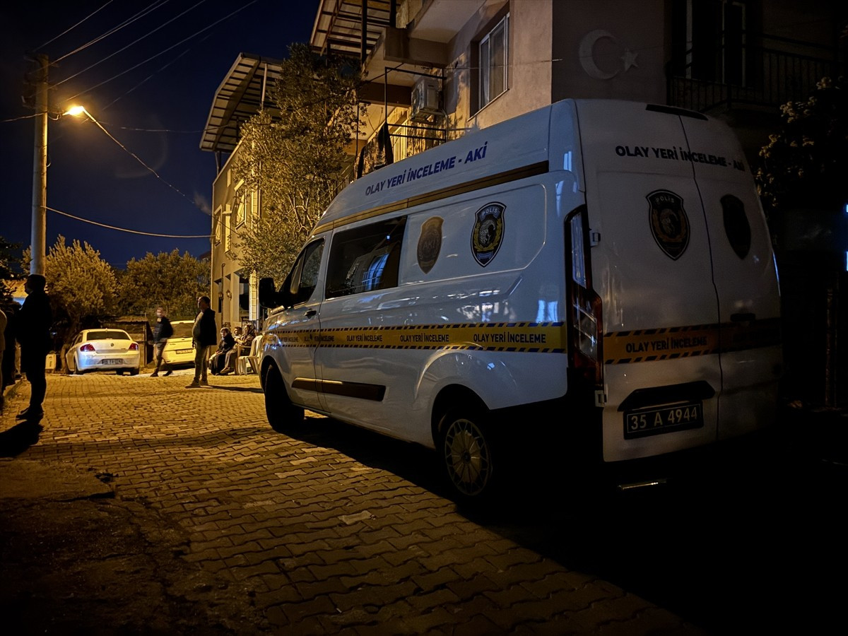 İzmir’in Gaziemir ilçesinde engelli kızını pompalı tüfekle öldüren baba, aynı silahla yaşamına son...