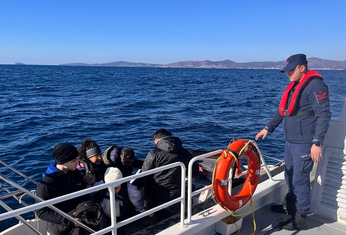 İzmir’in Karaburun ilçesi açıklarında 39 düzensiz göçmen kurtarıldı, Karaburun ve Menderes...