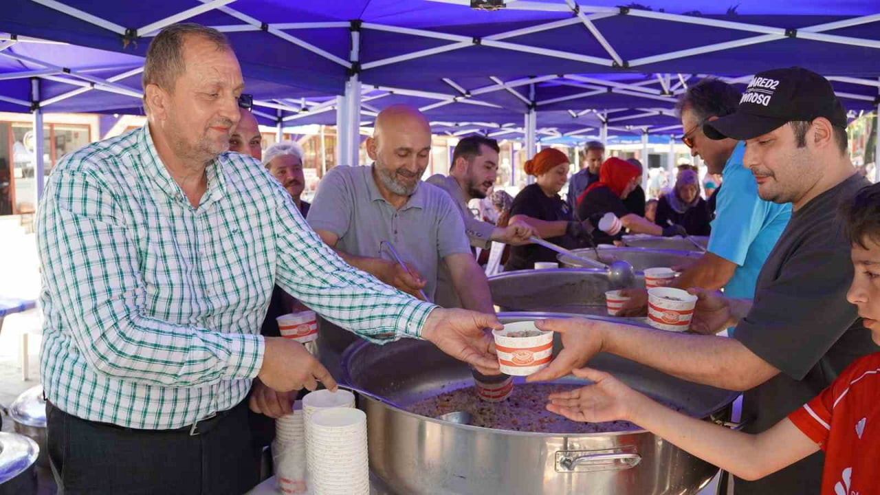 İZNİK BELEDİYESİ TARAFINDAN MUHARREM AYI VE AŞURE GÜNÜ DOLAYISIYLA İZNİK MİLLİ İRADE MEYDANI’NDA...