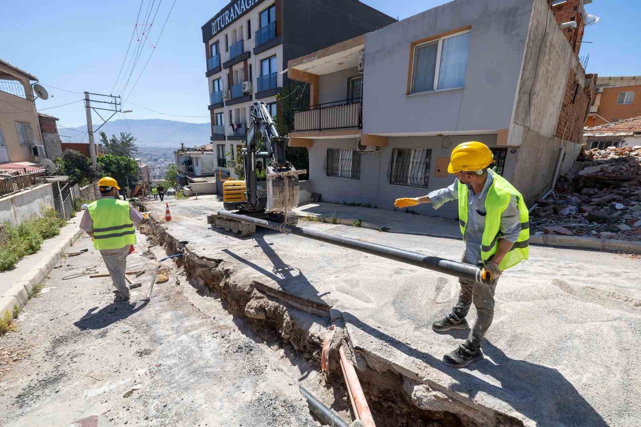 İZSU GENEL MÜDÜRLÜĞÜ, BAYRAKLI’DA 6 MAHALLEYİ KAPSAYAN 35 KİLOMETRELİK İÇME SUYU HATTINI...