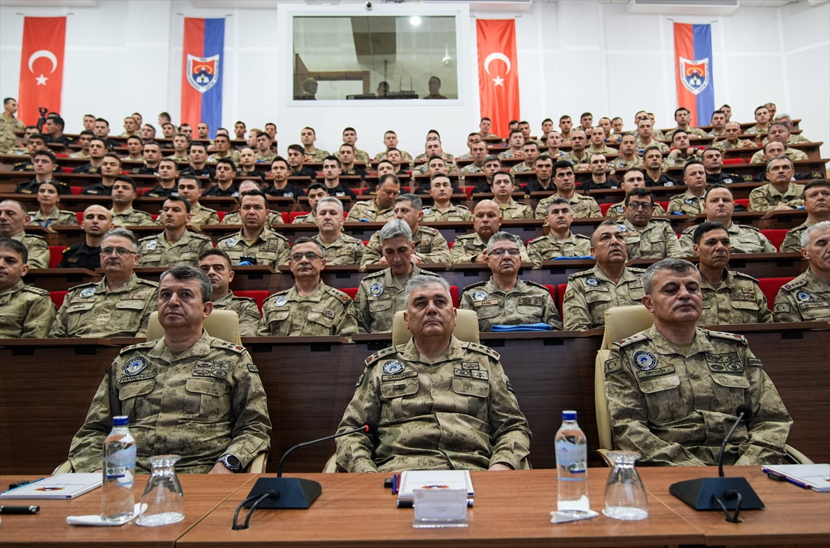 Jandarma Komando Özel Harekat birliklerinin taktik, zihinsel ve fiziksel dayanıklılıklarını...