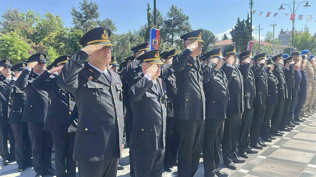JANDARMA TEŞKİLATININ 187. KURULUŞ YIL DÖNÜMÜ, BURDUR'DA DÜZENLENEN TÖRENLE KUTLANDI.