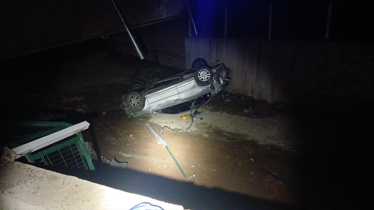 Jandarma Uzman Çavuş Haydar İbrahim Yılmaz idaresindeki otomobil, Tunceli-Erzincan kara yolu...