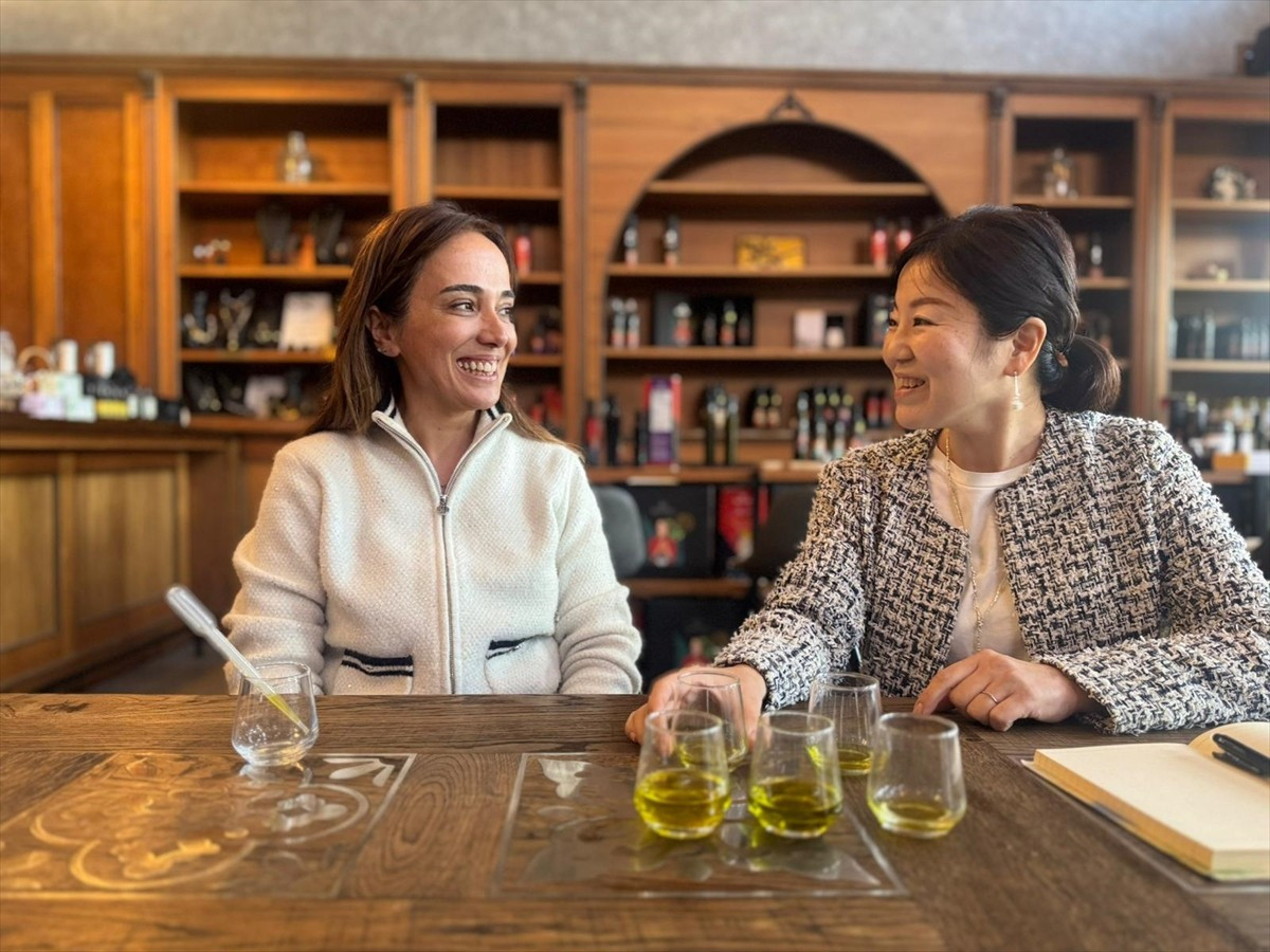 Japon şef ve zeytinyağı tadım uzmanı Hiromi Nakamura, Türk zeytinyağlarını "ChefBlend" ismiyle...