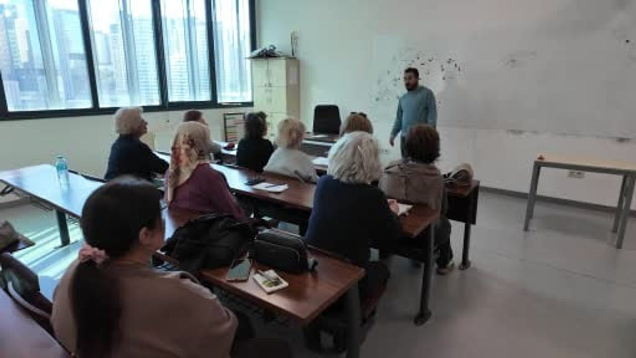 Kadıköy'de Üçüncü Yaş Üniversitesi ile Yaşam Boyu Öğrenme