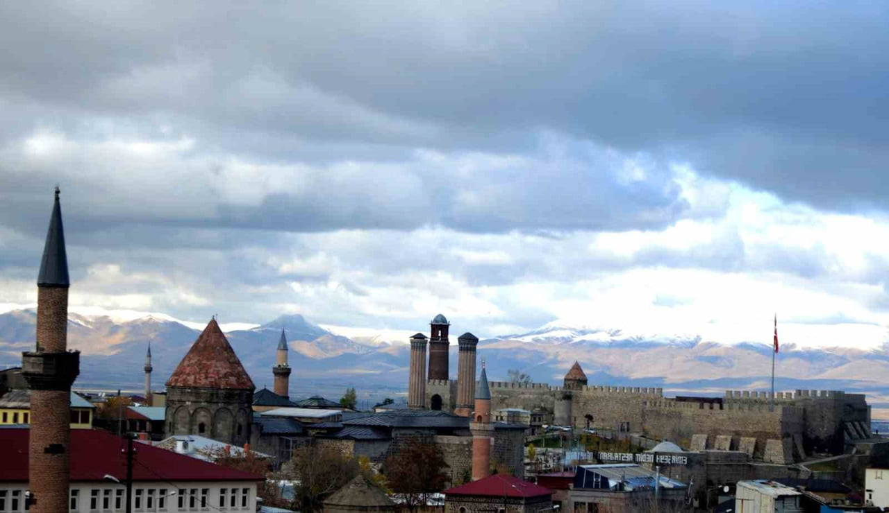 KADİM TARİHİ VE ZENGİN MUTFAK KÜLTÜRÜYLE TÜRKİYE'NİN GASTRONOMİ KALELERİNDEN BİRİ OLAN ERZURUM'DA...