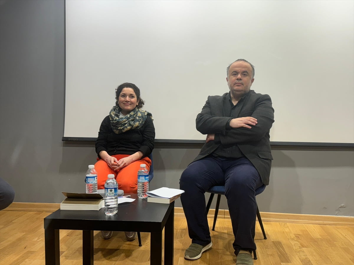 Kadın bir yazar tarafından kaleme alınan ilk Türkçe romanlardan olan "Uhuvvet"in ortaya çıkış...