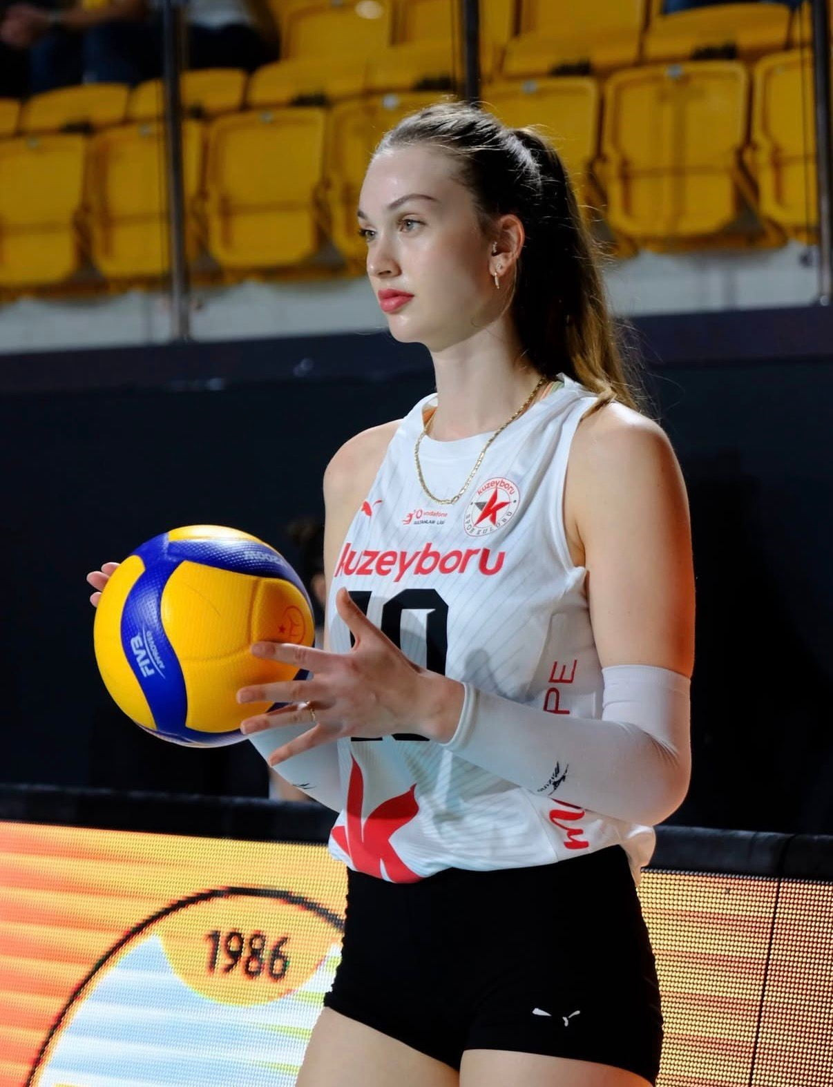 KADINLAR 1. LİG’DE MÜCADELE EDECEK DENİZLİ BÜYÜKŞEHİR BELEDİYESPOR, 2026-2027 SEZONU KADRO...