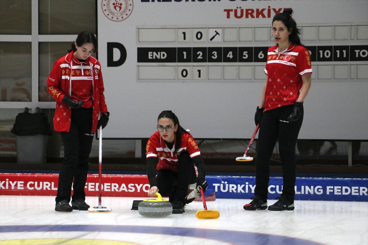 Kadınlar 21 Yaş Altı Curling Milli Takımı, Dünya Gençler B Grubu Curling Şampiyonası'nda ilk üçe...