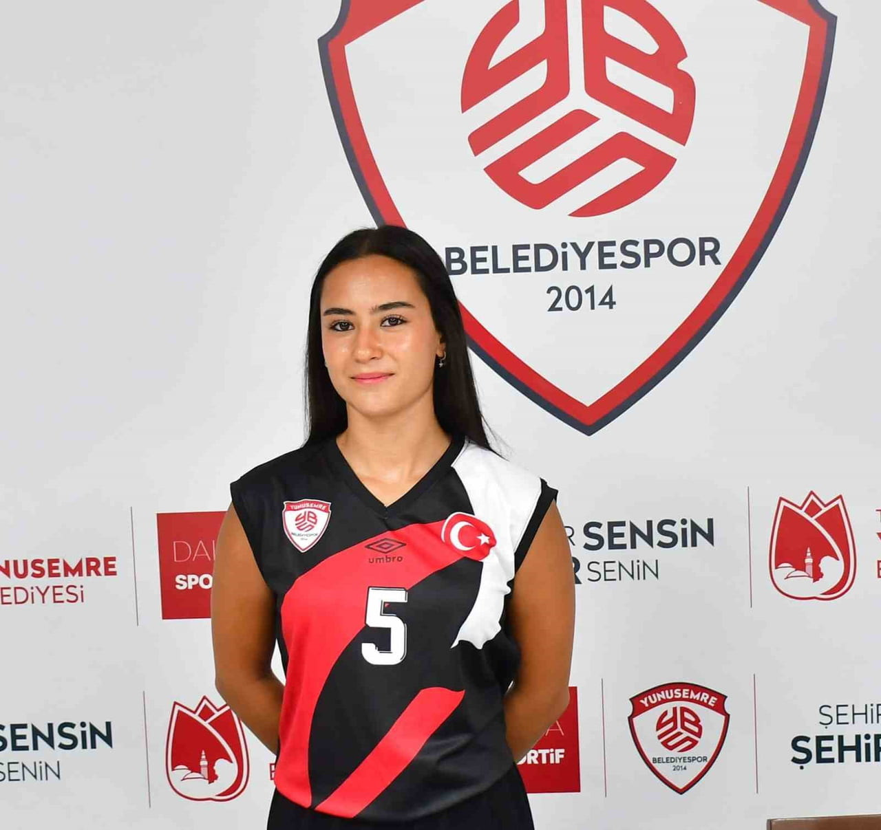 KADINLAR VOLEYBOL 2. LİG EKİPLERİNDEN YUNUSEMRE BELEDİYESPOR, YENİ SEZONUN İLK DIŞ TRANSFERİNİ...