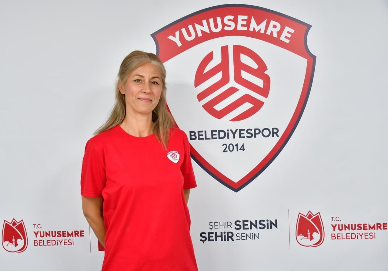 KADINLAR VOLEYBOL 2. LİGİ EKİPLERİNDEN YUNUSEMRE BELEDİYESPOR, GEÇTİĞİMİZ SEZON TAKIMIN BAŞINDA...