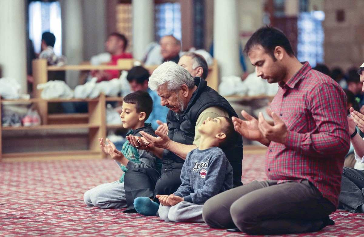 Kadir Gecesi'nde nasıl tövbe edilir? Tevbe-i istiğfar duası okunuşu ve istiğfar duası nasıl yapılır, anlamı nedir?