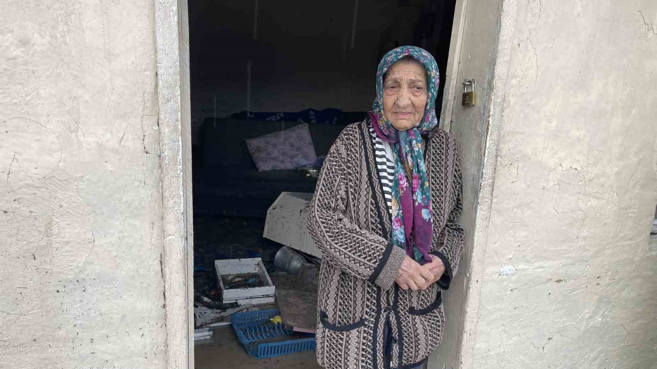 KADİRLİ’DE SEL FELAKETİ: EVLER VE İŞ YERLERİ SULAR ALTINDA KALDI