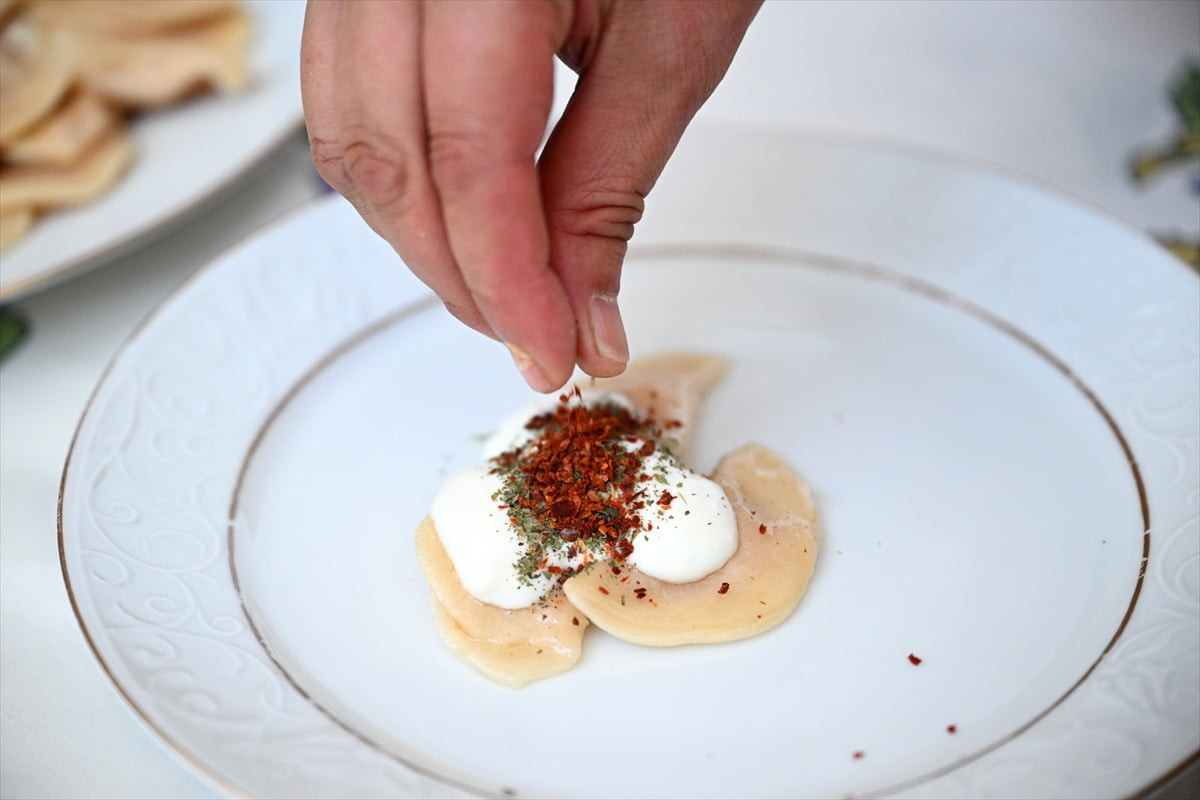 Kafkasya'dan Anadolu'ya uzanan köklü mutfak kültürünün önemli miraslarından biri olan hingel...