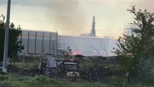 Kağıt fabrikası bahçesindeki yangın korkuttu