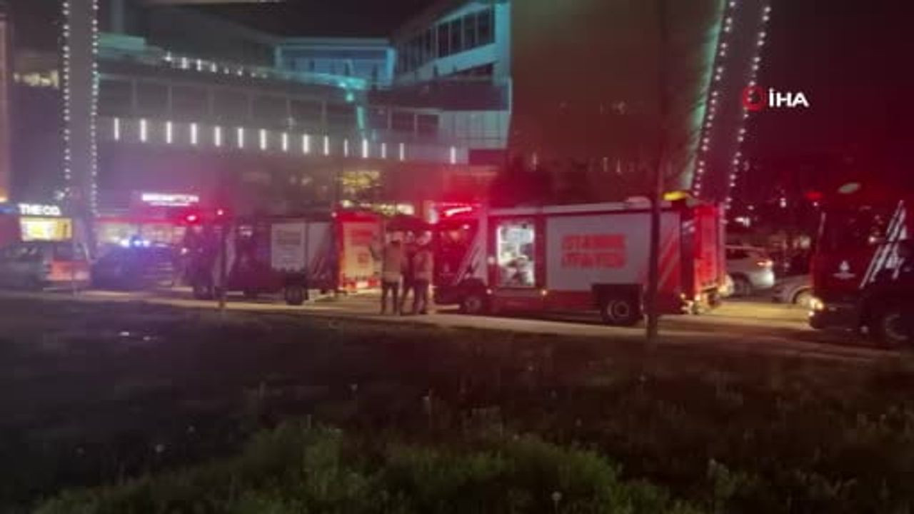 Kağıthane Alışveriş Merkezinde Yangın Paniği