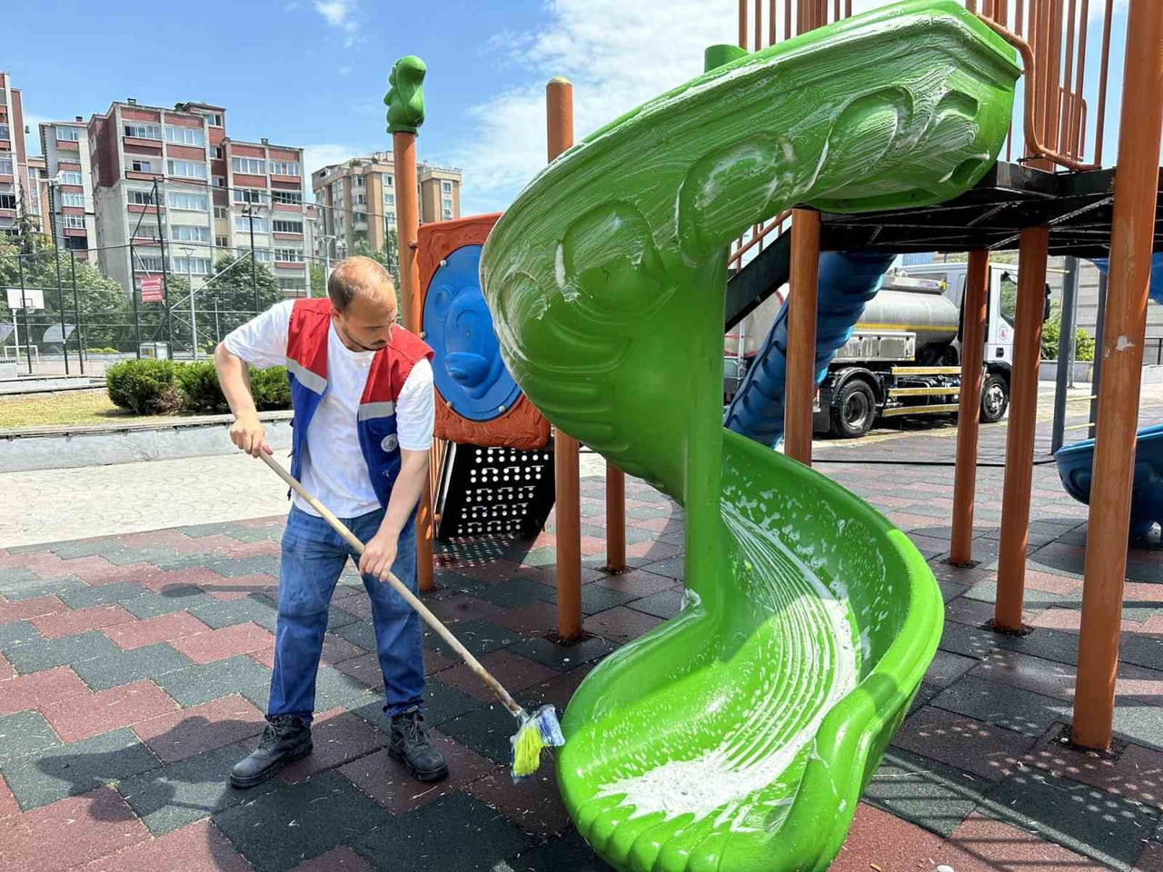 KAĞITHANE BELEDİYESİ, İLÇEDE VATANDAŞLARIN DAHA TEMİZ, SAĞLIKLI VE GÜVENLİ BİR ÇEVREDE...
