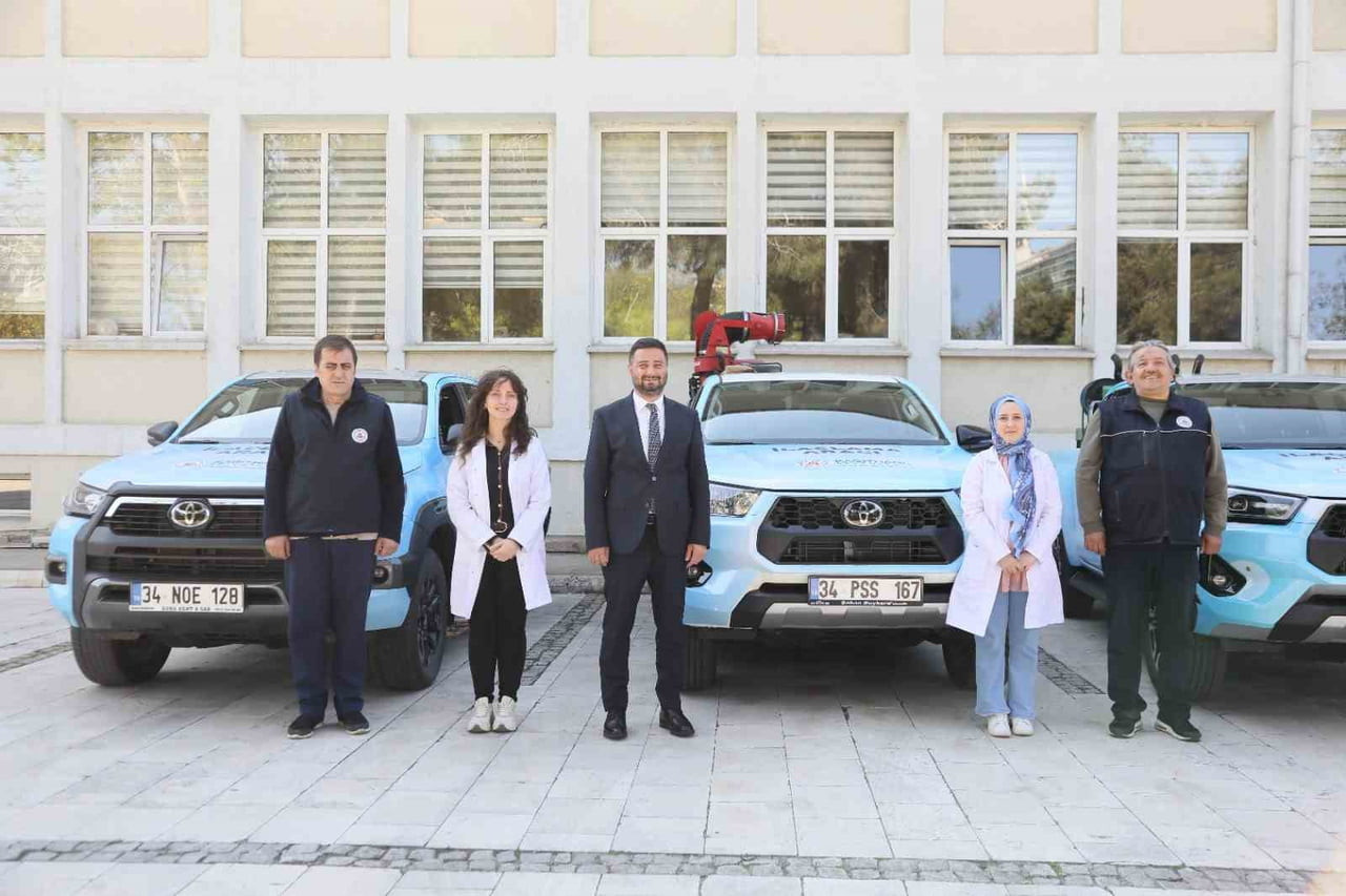 KAĞITHANE BELEDİYESİ, YAZ AYLARININ YAKLAŞMASIYLA BİRLİKTE İLÇE GENELİNDE SİNEK VE HAŞERELERE...